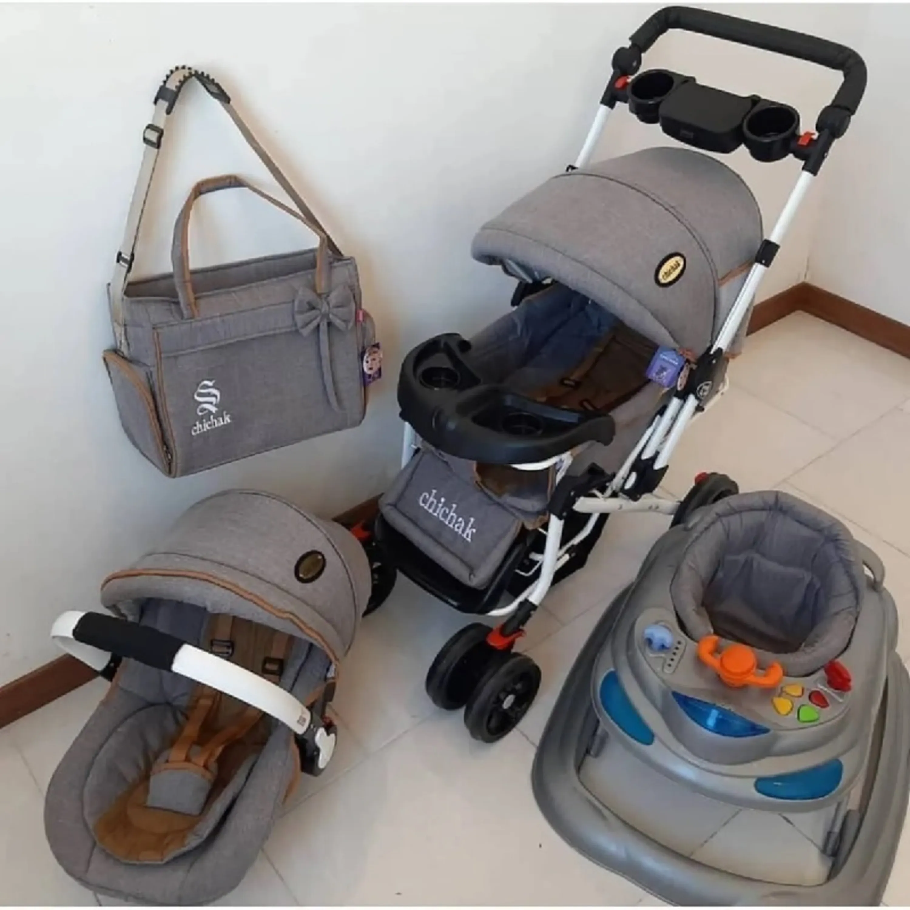 سرویس کالسکه 4 تیکه دلیجان تشک چیچک سرویس کالسکه 4 تیکه دلیجان تشک چیچک